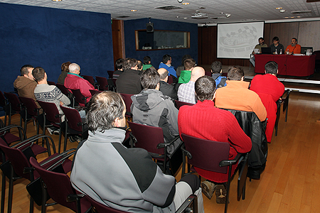 13 04 charla durangalde